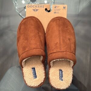 NWT Dockers Men’s Chestnut Memory Foam Indoor & Outdoor Slipper Medium (7-8)